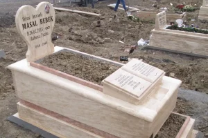 altin-el-mermer-BEBEK-VE-ÇOCUK-MEZARLARI (6)